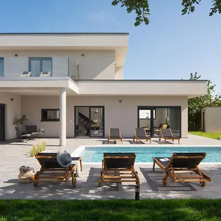 Sent Comfortable Villa *